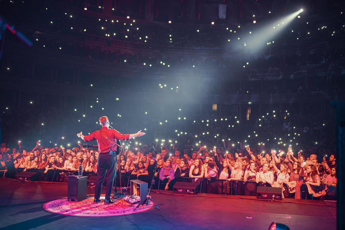 Ezra, Royal Albert Hall review a thumping good time